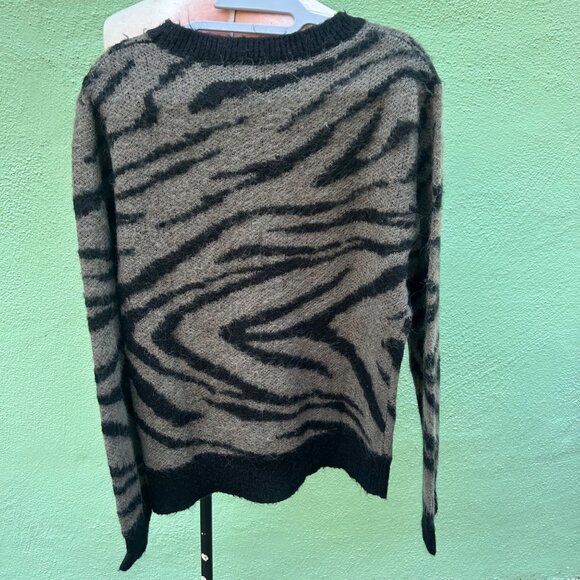 Straight to Hell Ainsley Zebra Pullover Sweater Men Long Sleeve Gray Black M - Picture 3 of 11